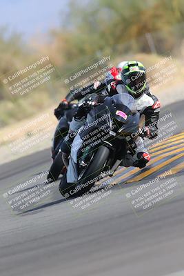 media/Nov-05-2022-SoCal Trackdays (Sat) [[f8d9b725ab]]/Turn 2 (1120am)/